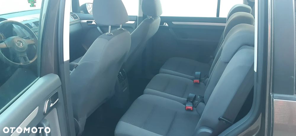 Volkswagen Touran - 13