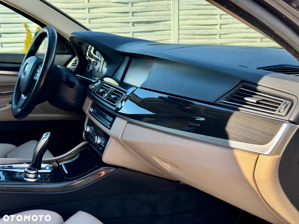 BMW Seria 5 525d - 14