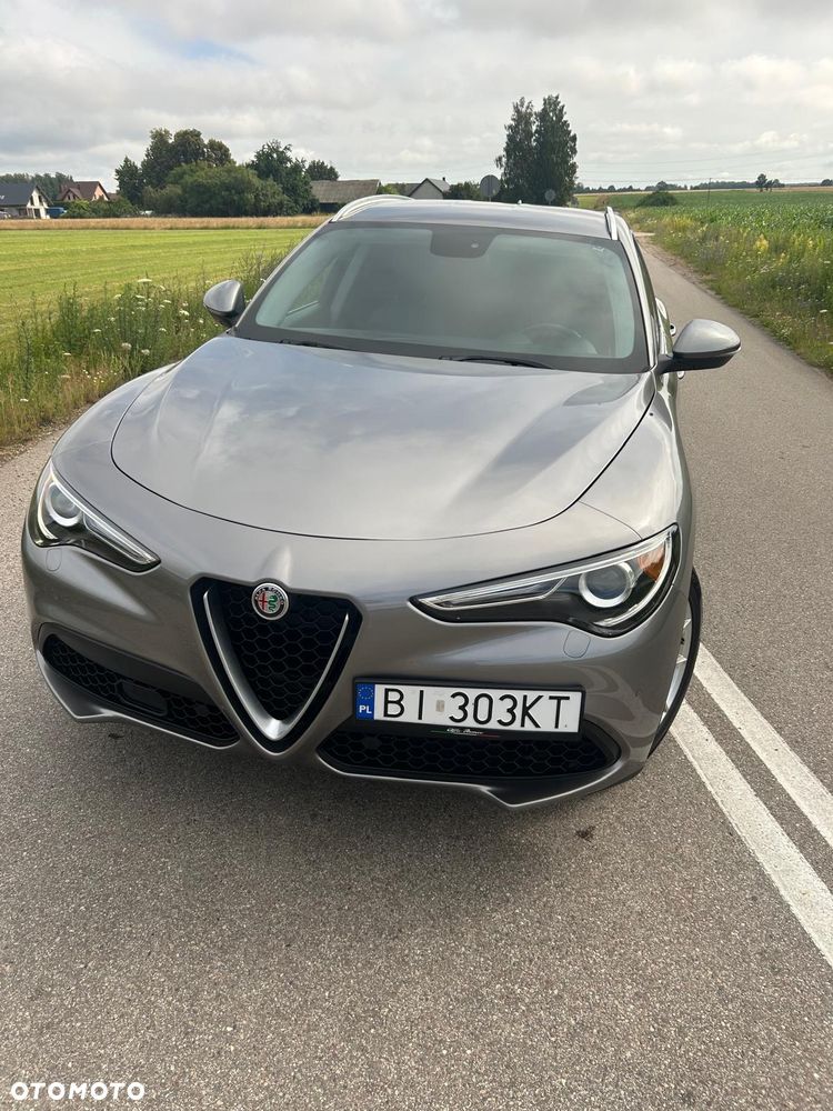 Alfa Romeo Stelvio - 2