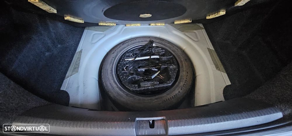VW Jetta 2.0 TDI Confortline - 39