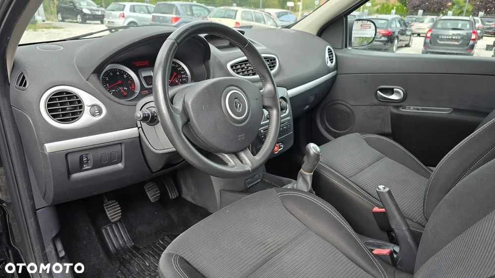 Renault Clio - 18