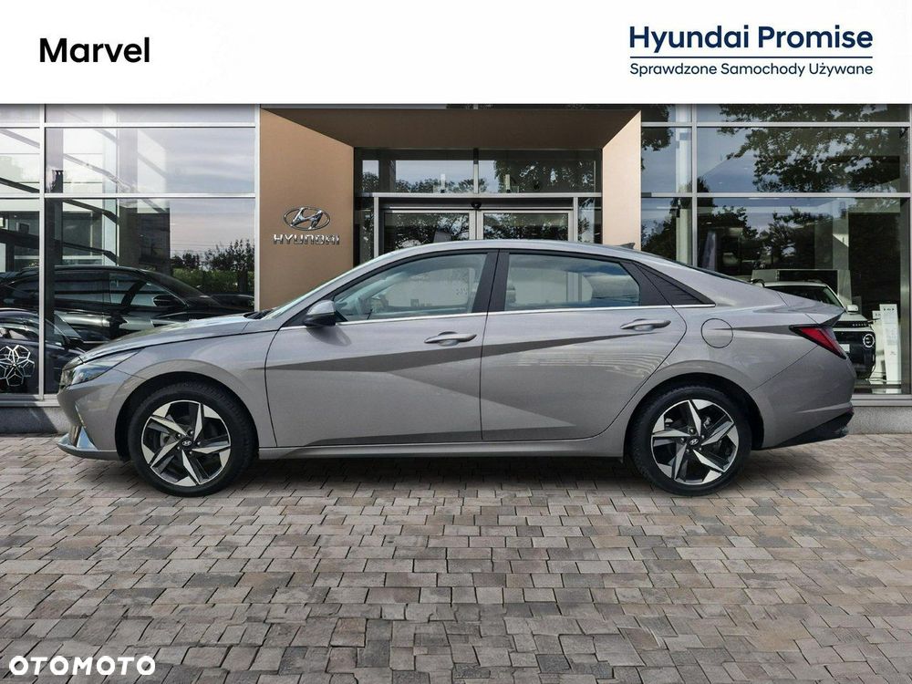 Hyundai Elantra - 2