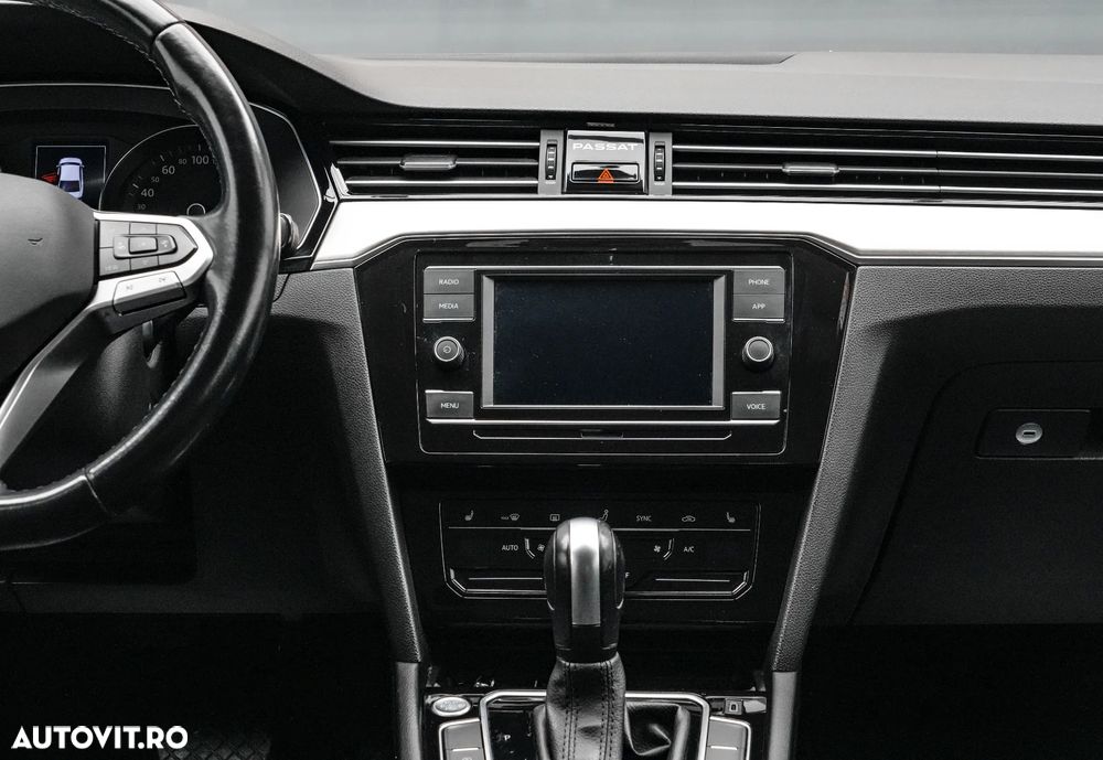 Volkswagen Passat 2.0 TDI DSG Advance - 19