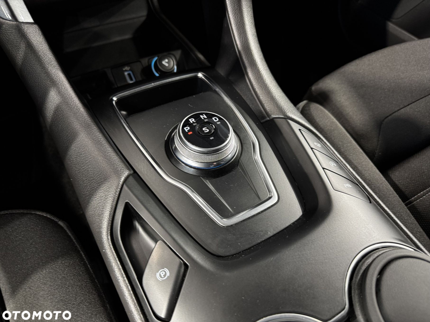 Ford Mondeo - 29