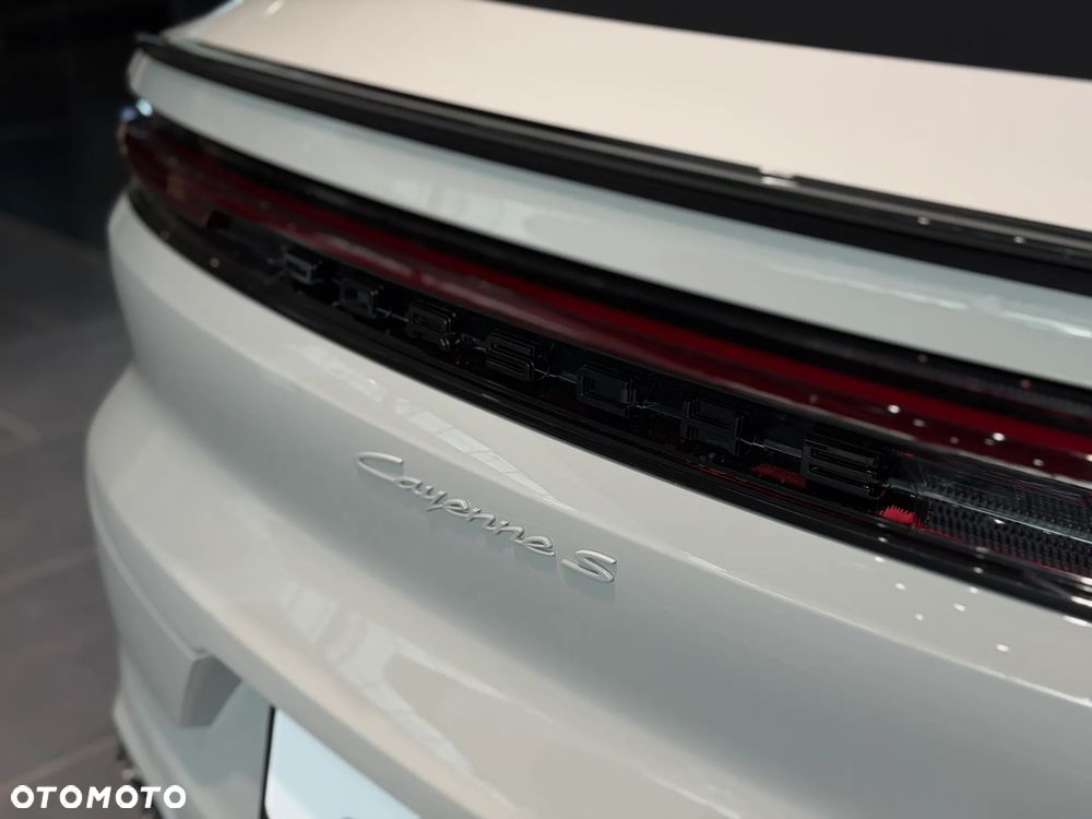 Porsche Cayenne S - 11