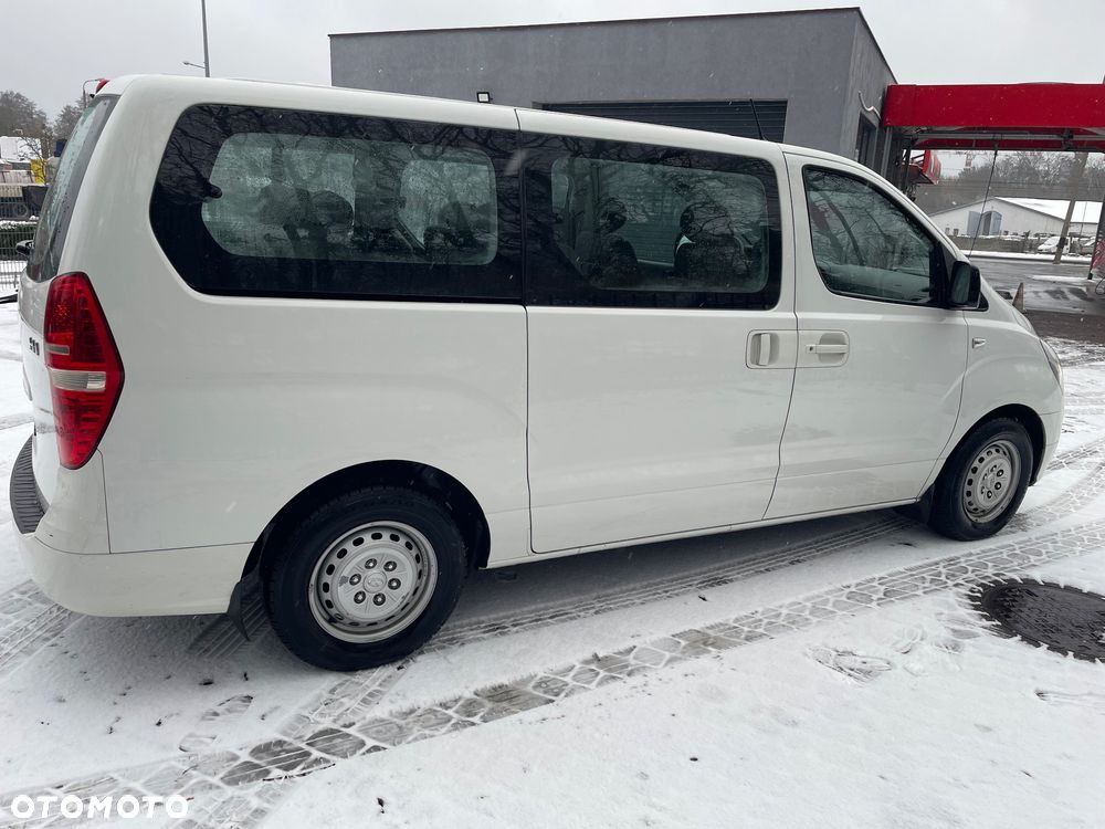 Hyundai H-1 Starex - 4