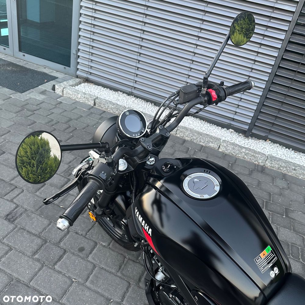 Yamaha XSR - 11