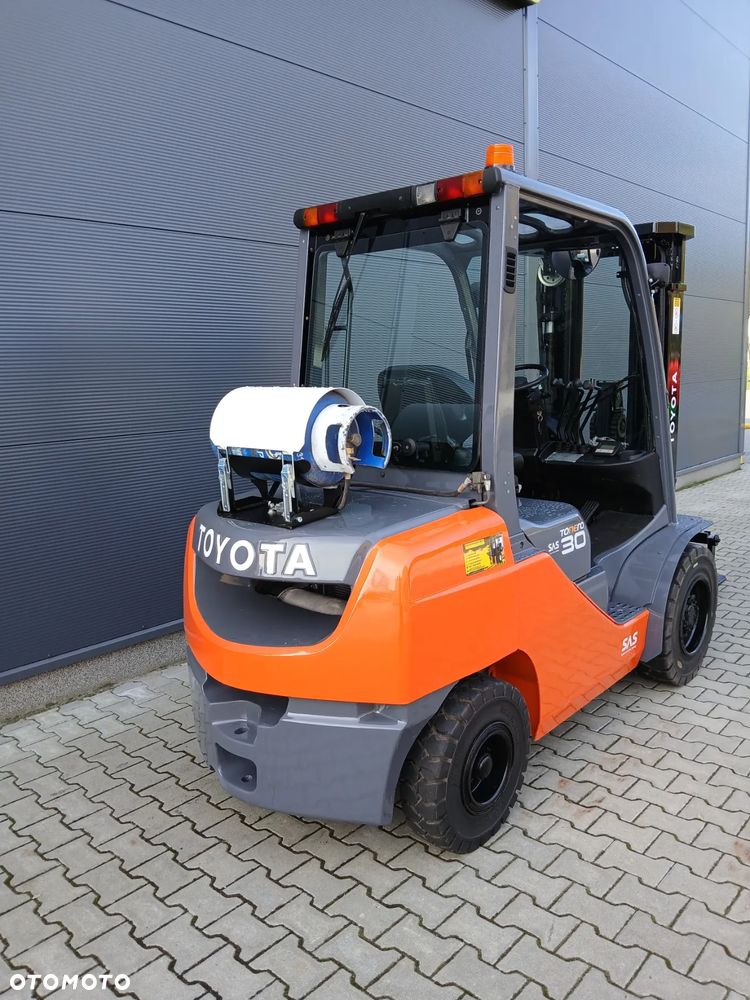 Toyota 02-8FGF30 - 6