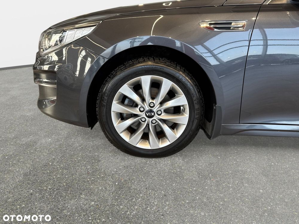 Kia Optima - 11