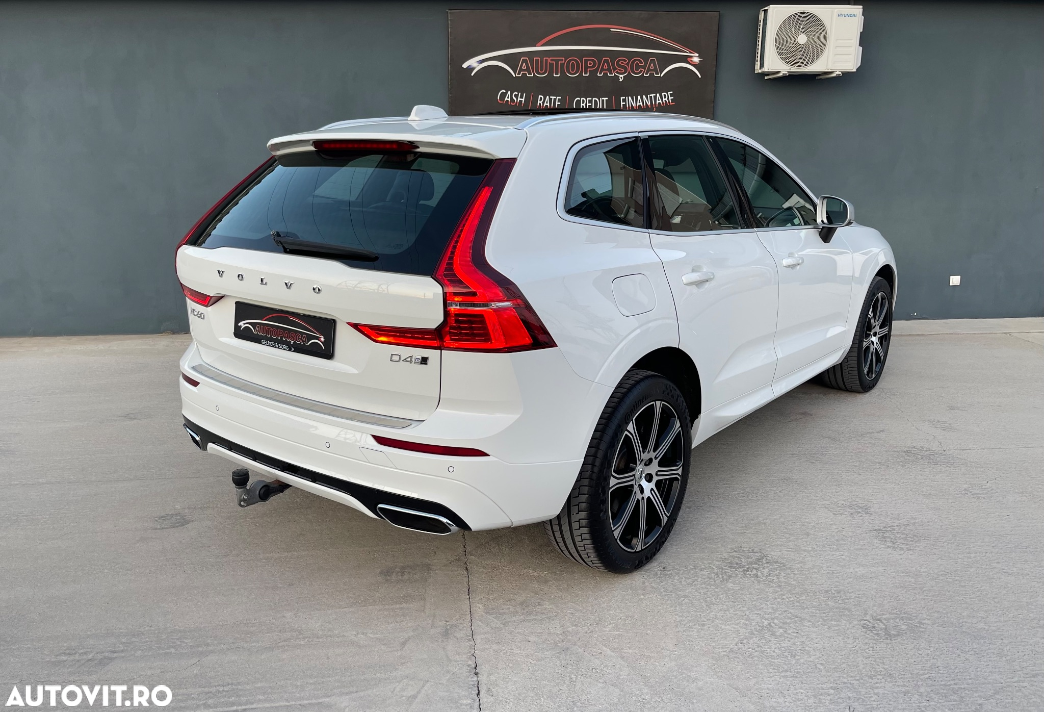 Volvo XC 60 D4 AWD R-Design - 11