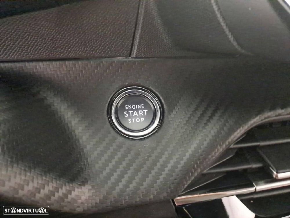 Peugeot 2008 1.2 PureTech GT EAT8 - 18