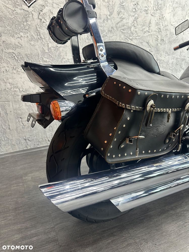 Suzuki Intruder - 12