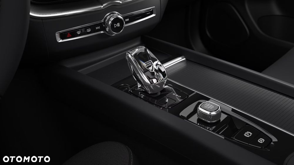 Volvo XC 60 B5 B AWD Plus Black Edition - 6
