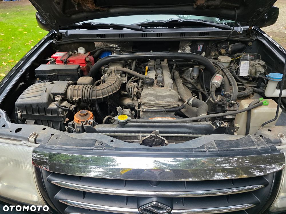 Suzuki Grand Vitara 2.0 - 23