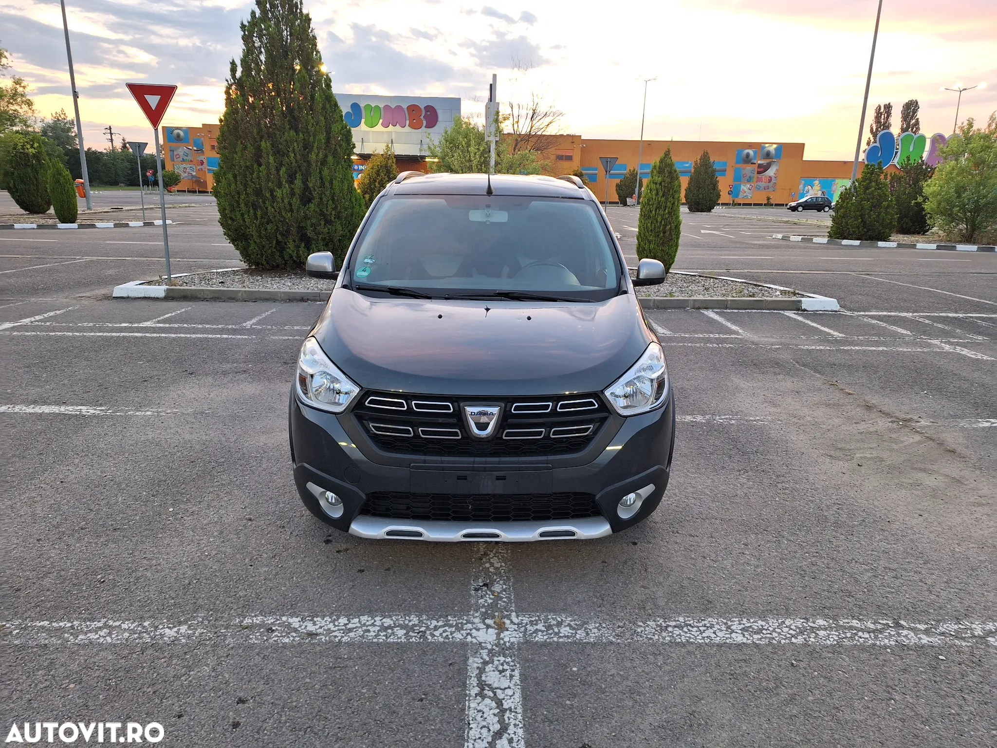 Dacia Lodgy dCi 110 Stepway - 14