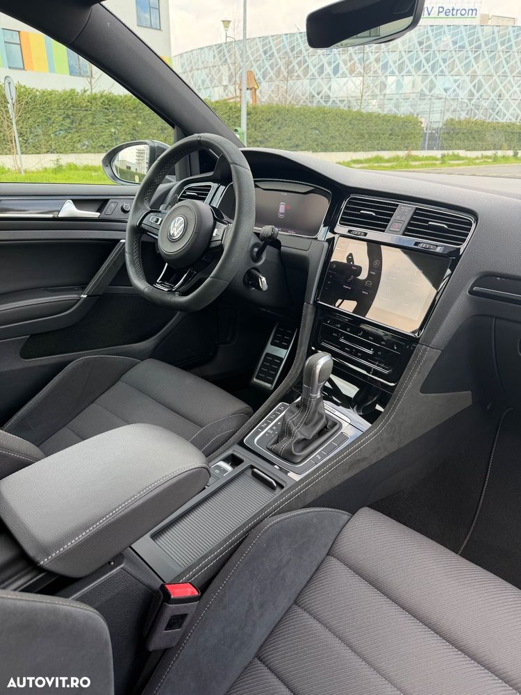 Volkswagen Golf 2.0 TSI DSG R - 12