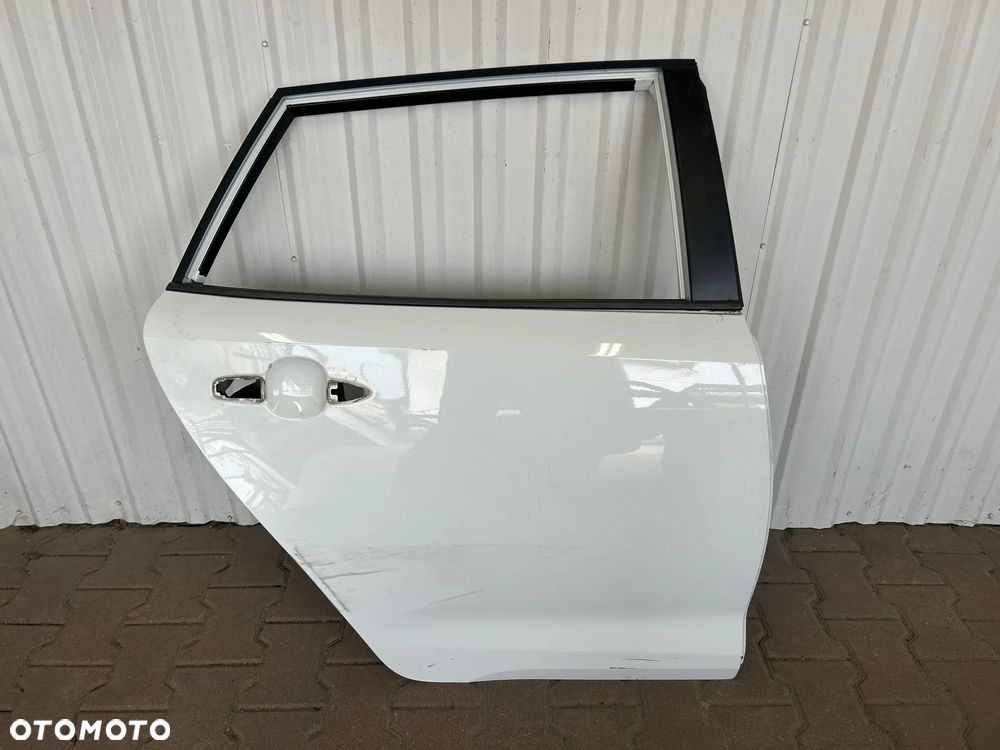 TOYOTA COROLLA E21 KOMBI 2019- DRZWI PRAWE TYLNE TYŁ LISTWA ZGARNIAJĄCA RAMKA NAKŁADKA SŁUPKA NA SŁUPEK - 2