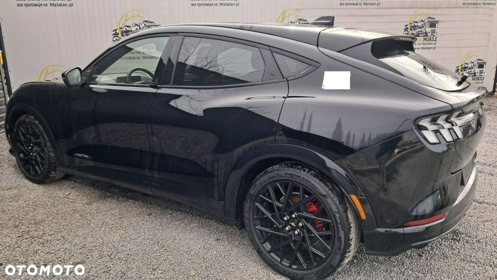 Ford Mustang Mach-E - 22