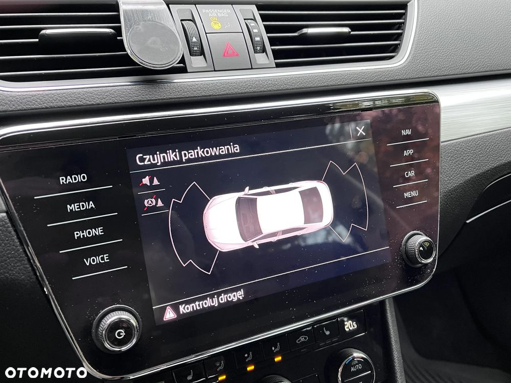 Skoda Superb 2.0 TDI SCR Ambition DSG - 19