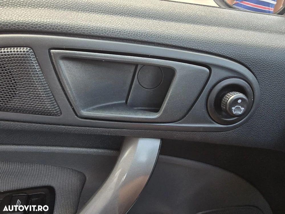 Ford Fiesta 1.25i Trend - 13
