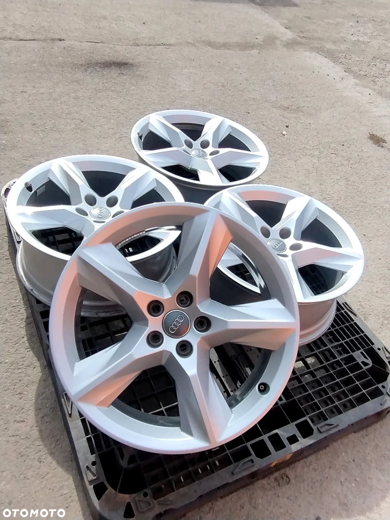 5x112 Felgi Aluminiowe Alufelgi 19 AUDI 4M0 A7 A5 A6 C6 C7 C8 A8 D2 D3 D4 D5 Q5 Q7 Q3 A4 B7 B8 B9 Legnica ALU-RAD SKODA VW SEAT - 1