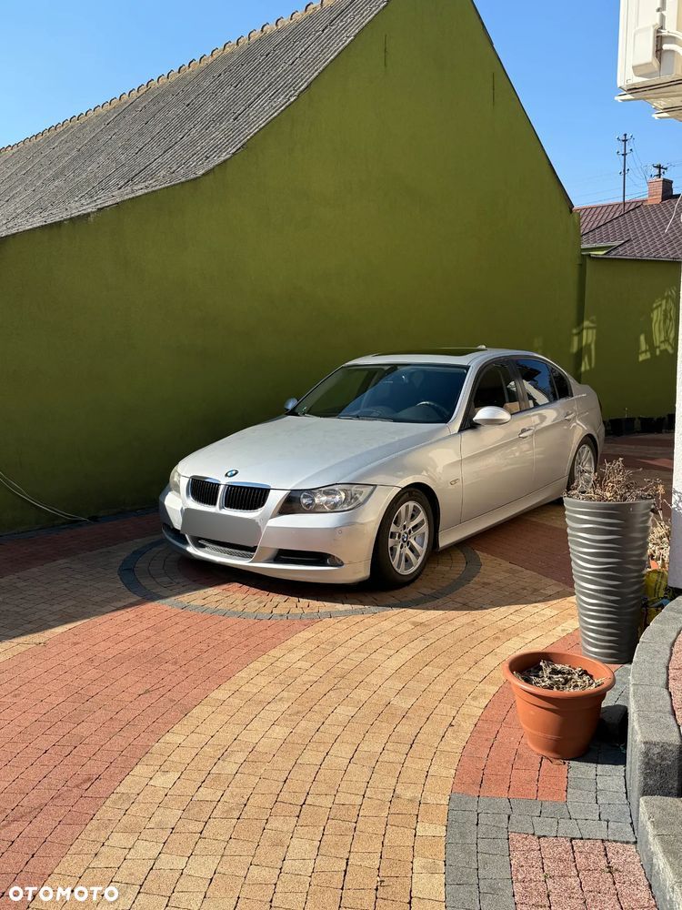 BMW Seria 3 318i - 1