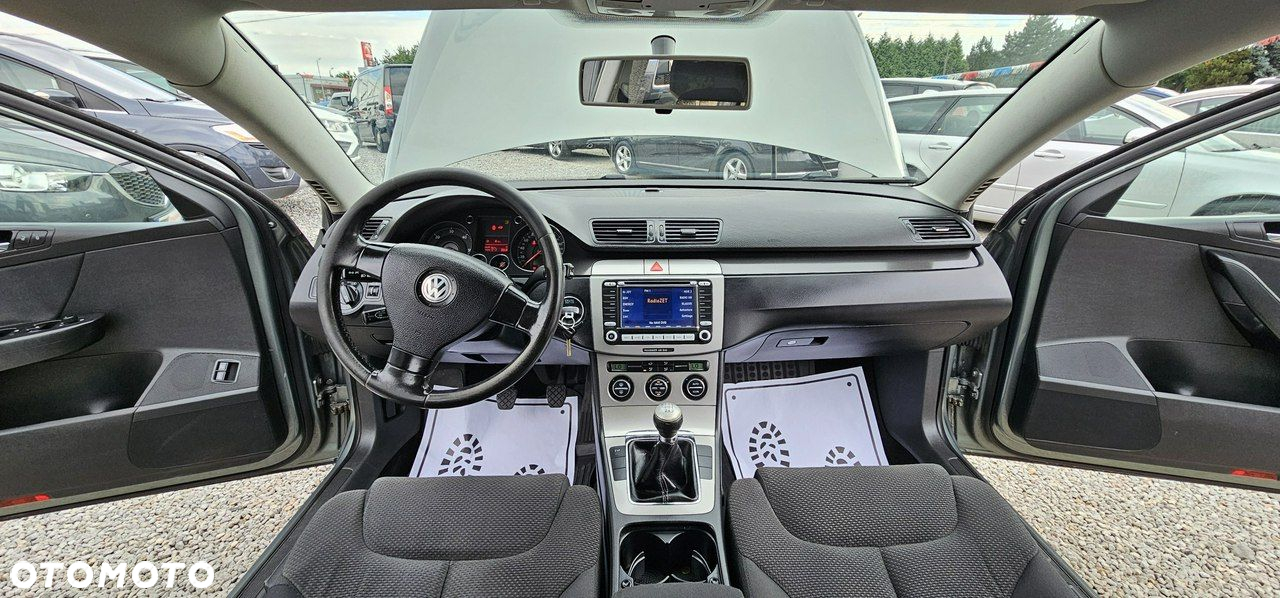 Volkswagen Passat - 27