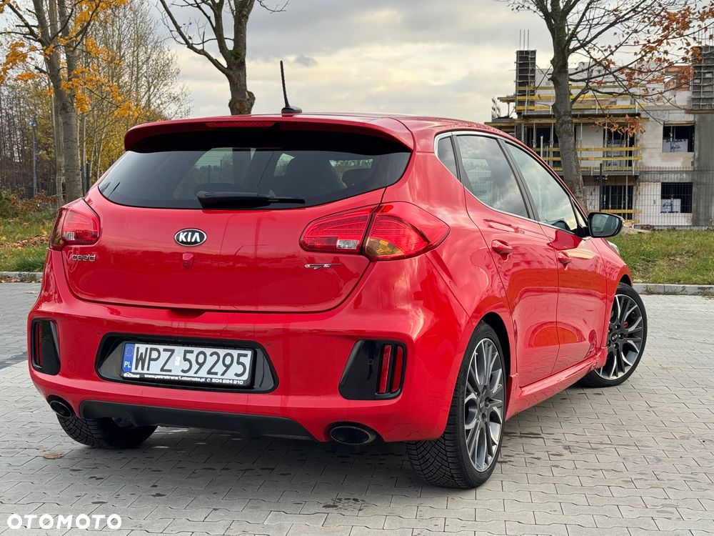 Kia Ceed - 11