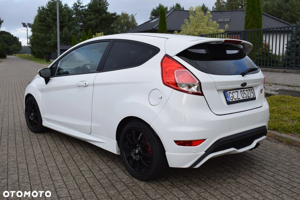 Ford Fiesta 1.6 EcoBoost mit Leder-Sport-Paket ST - 8