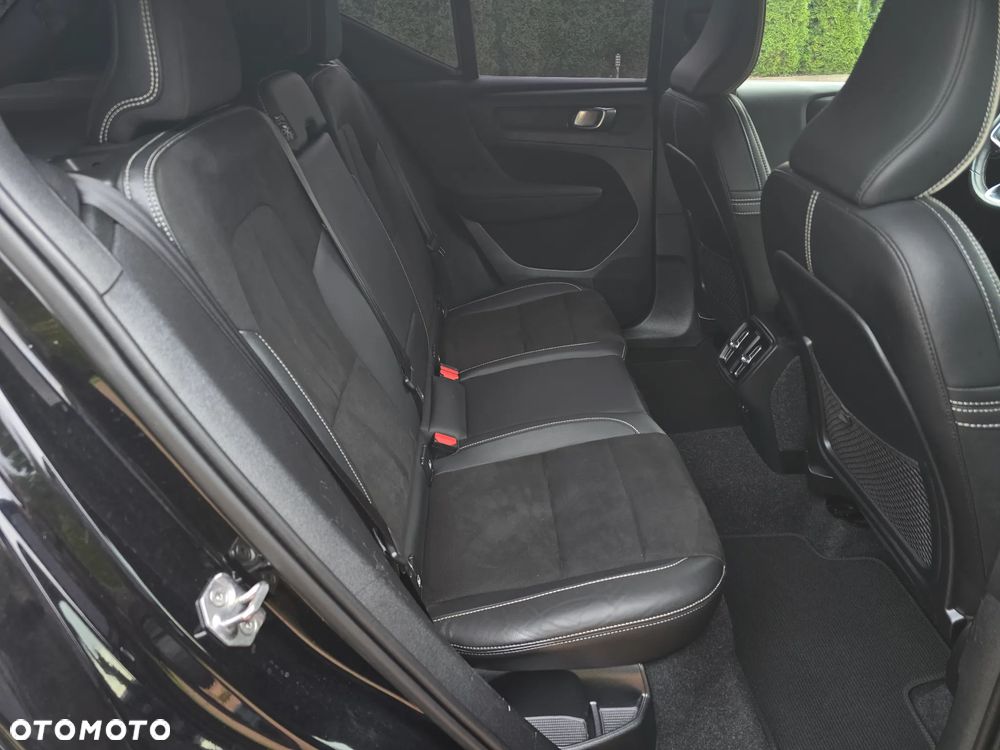 Volvo XC 40 B4 Ultra Black Edition - 23