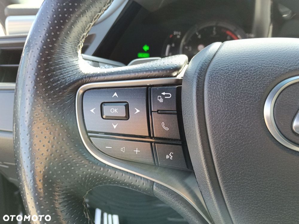 Lexus ES 300h F Sport Edition - 18