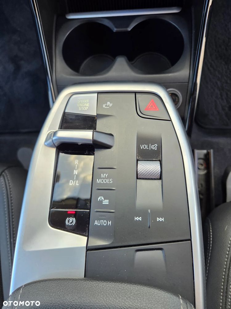 BMW Seria 2 218d Sport-Aut Luxury Line - 24