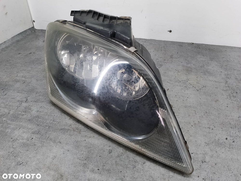 LAMPA PRZÓD PRAWA CHRYSLER PACIFICA - 2