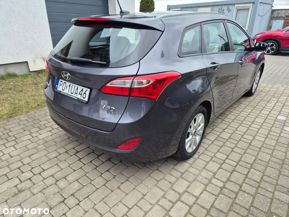 Hyundai i30 1.6 CRDi Fifa World Cup Edition - 4