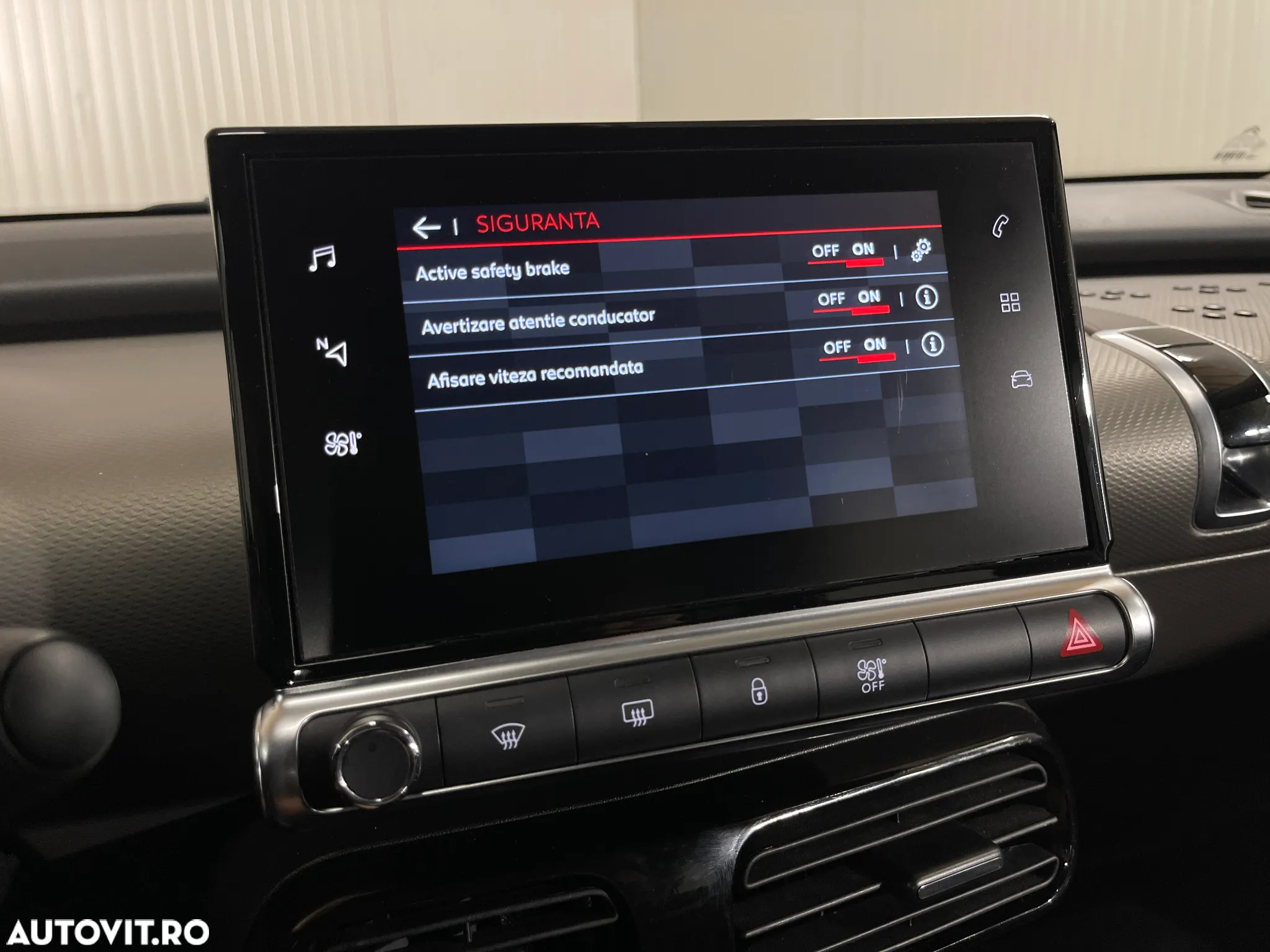 Citroën C4 Cactus 1.2 PureTech S&S BVM Feel - 19