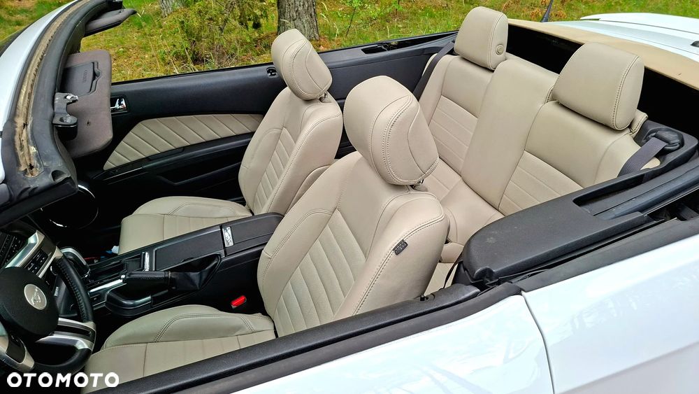 Ford Mustang 3.7 V6 Premium - 35