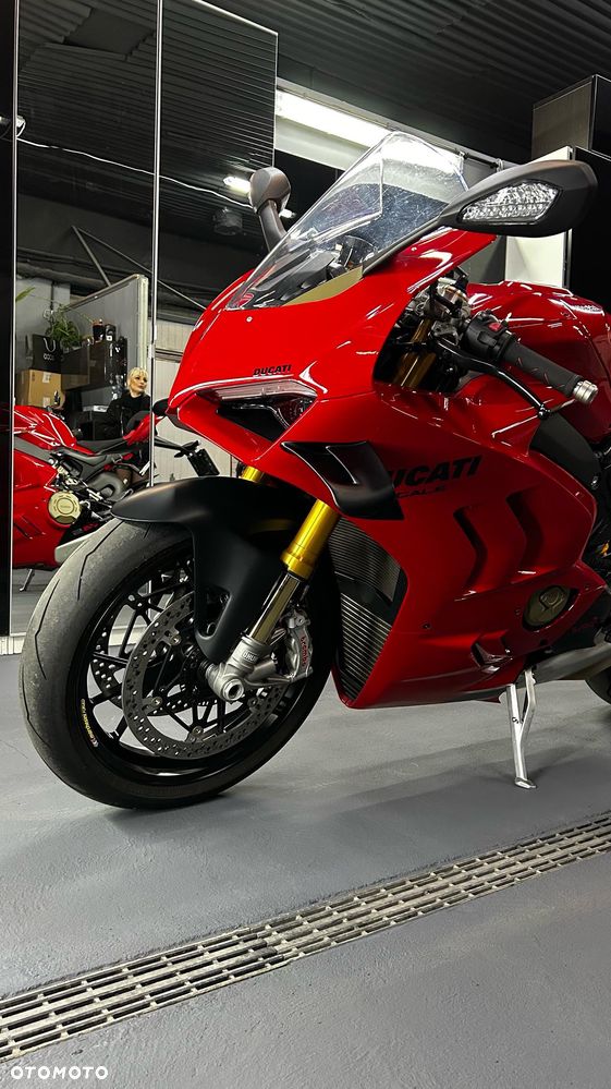 Ducati Panigale V4S - 2