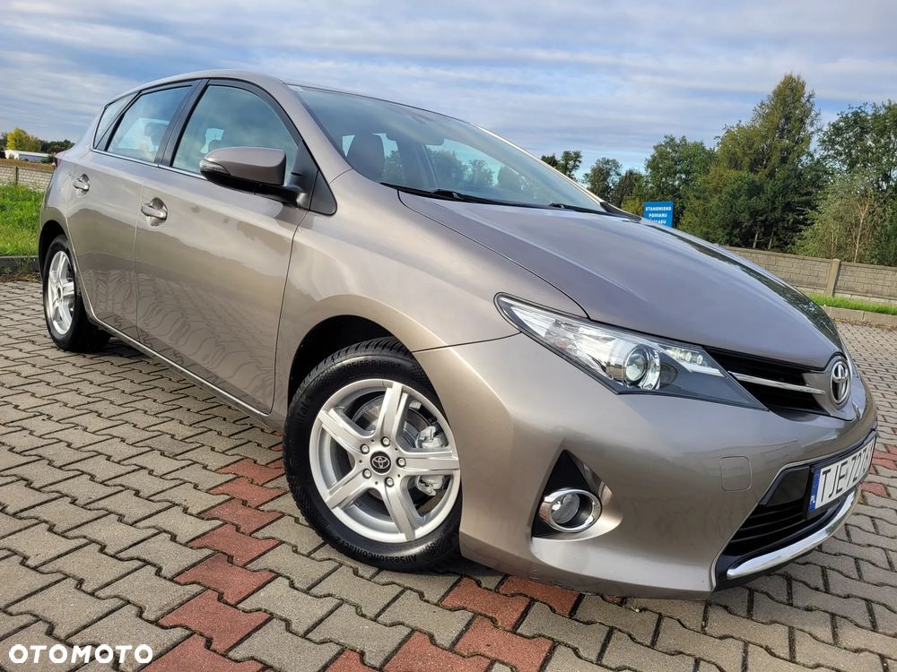 Toyota Auris 1.33 VVT-i Premium Comfort - 2