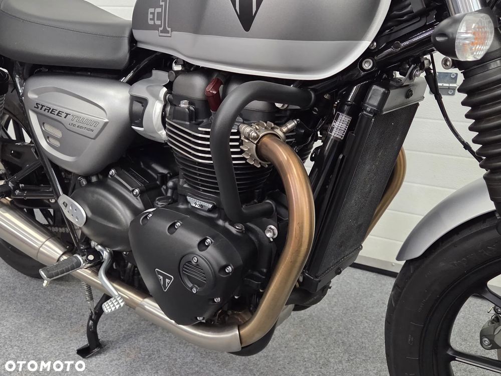 Triumph Street Twin - 16