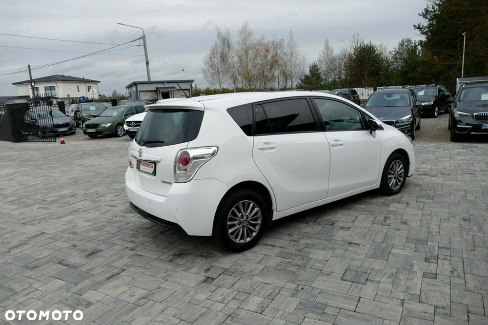 Toyota Verso 1.6 D-4D Premium - 16