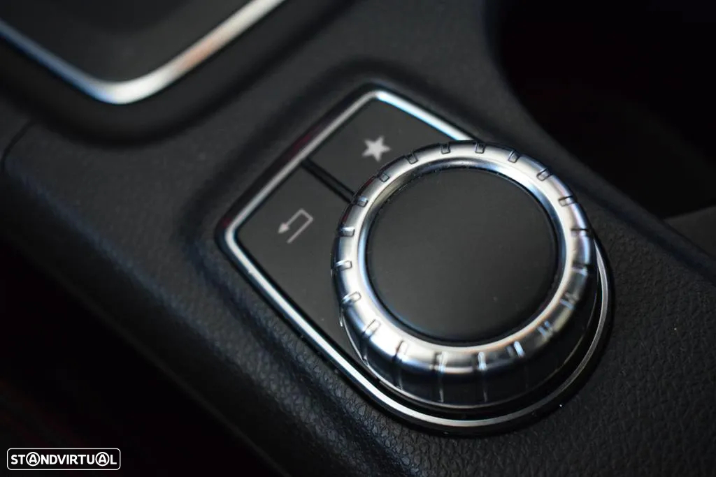 Mercedes-Benz GLA 220 d AMG Line - 17