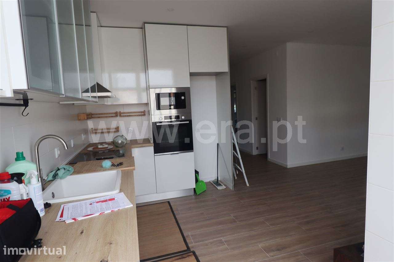 APARTAMENTO T2 COM QUINTAL; CRUZ DE PAU - Grande imagem: 3/18