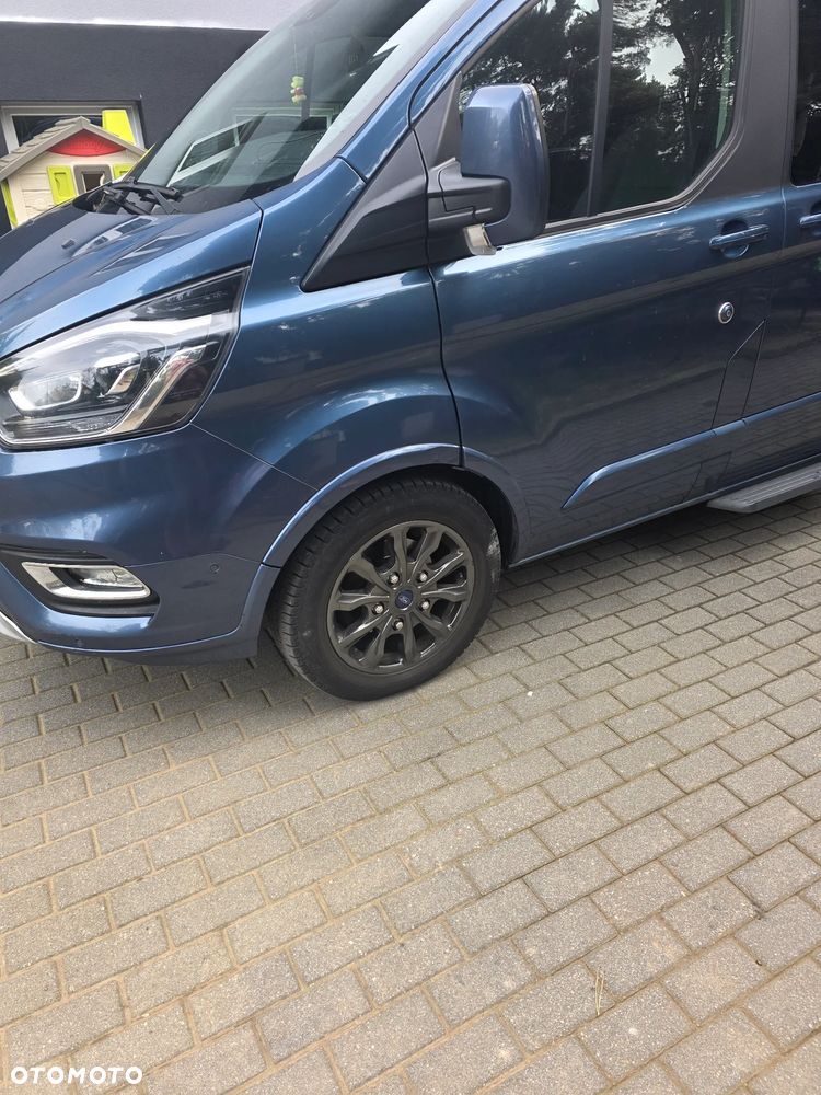 Ford Tourneo Custom - 17