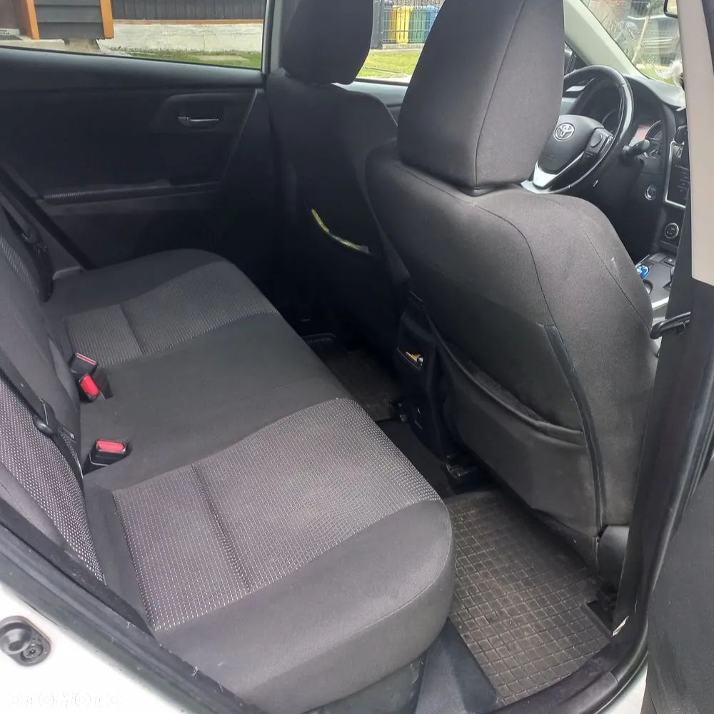 Toyota Auris - 12