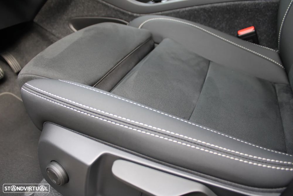 Volvo XC 40 1.5 T2 Plus Dark Auto - 37