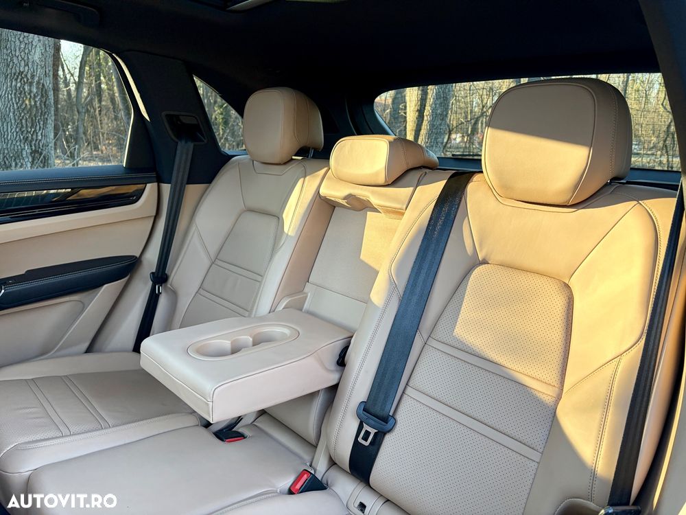 Porsche Cayenne S Tiptronic S Platinum Edition - 23