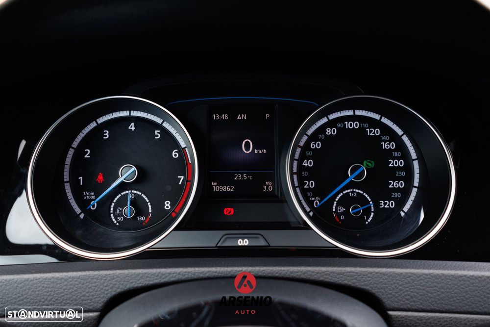 VW Golf 2.0 TSI R DSG - 32