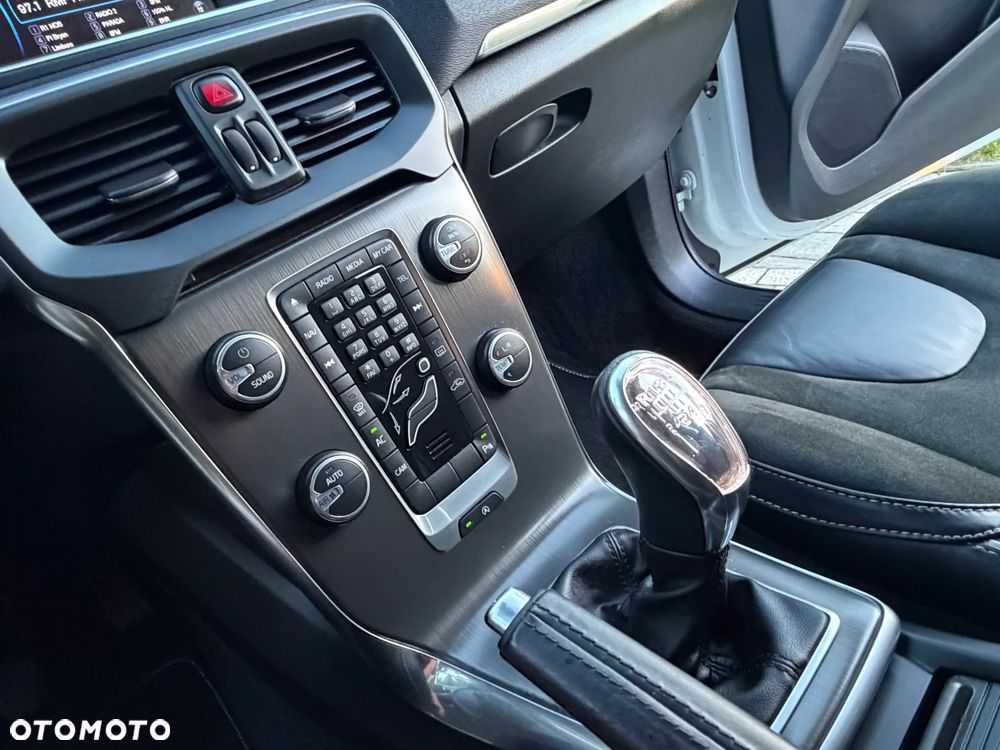 Volvo V40 D2 Momentum - 23