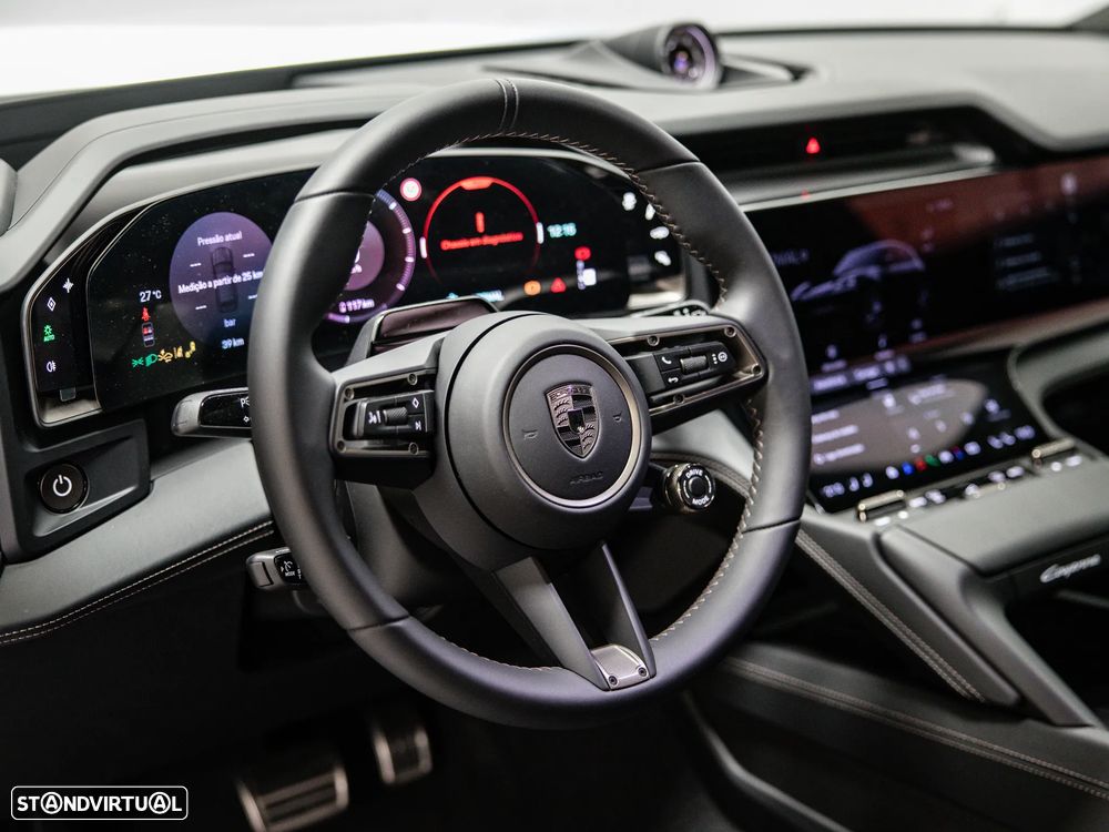 Porsche Cayenne Electric Turbo - 25