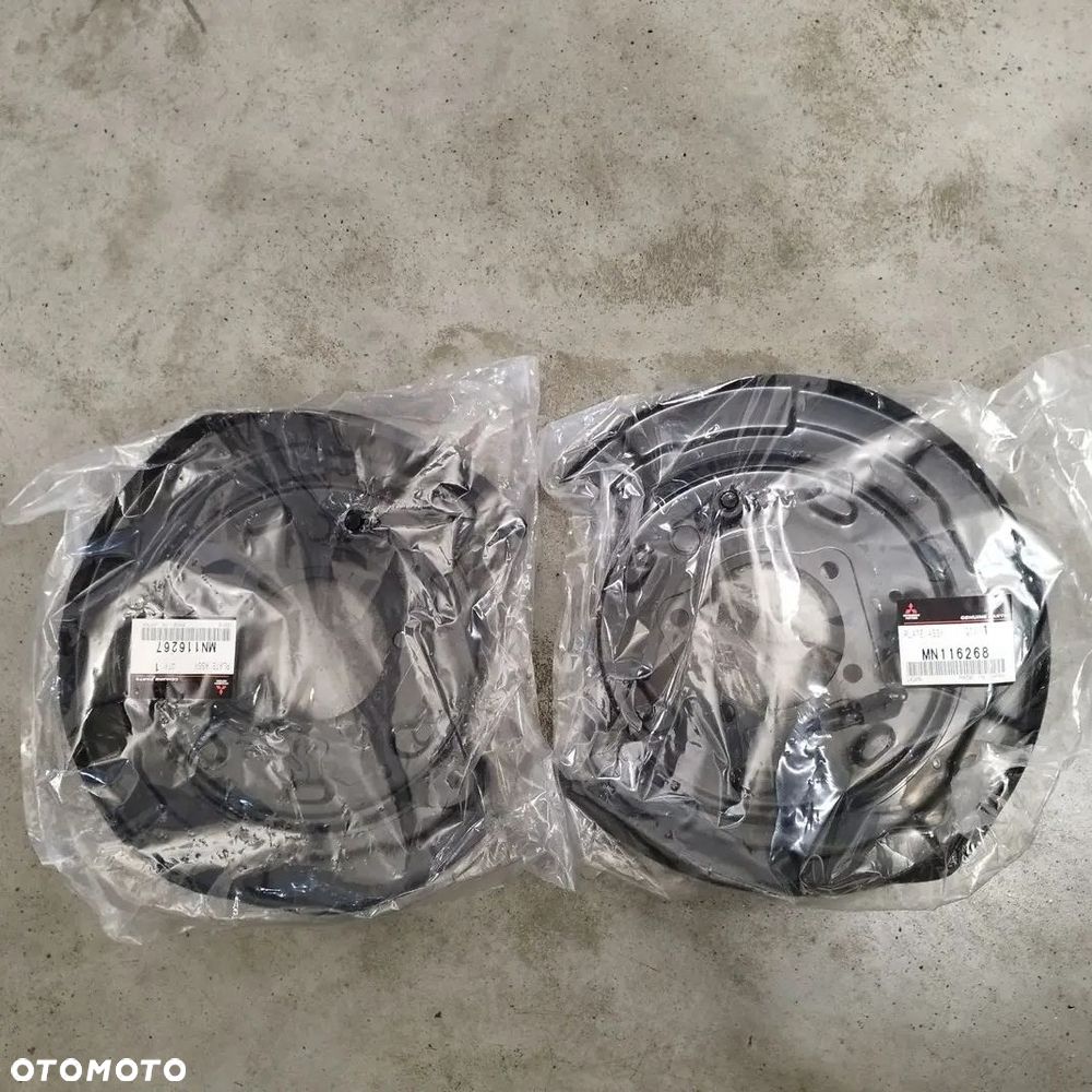 Mitsubishi Grandis 2.4 Inform - 15